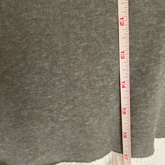 POL Women's Long Sleeve Gray and Cream Shirt Size Small Lint Mark on the Back - Picture 14 of 14